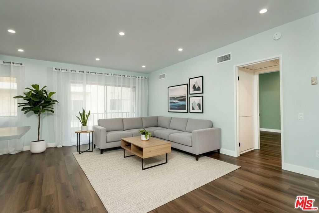 Photo of 1115 S Elm Drive #417, Los Angeles, CA 90035 (MLS # 26639691)