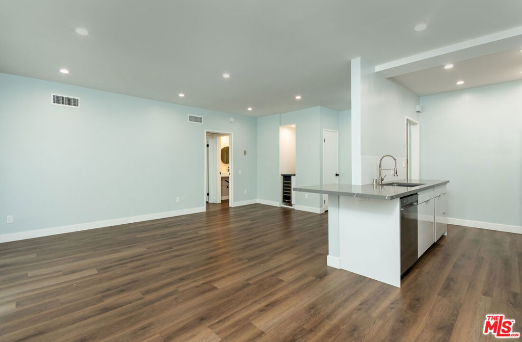 1115 S Elm Drive 417