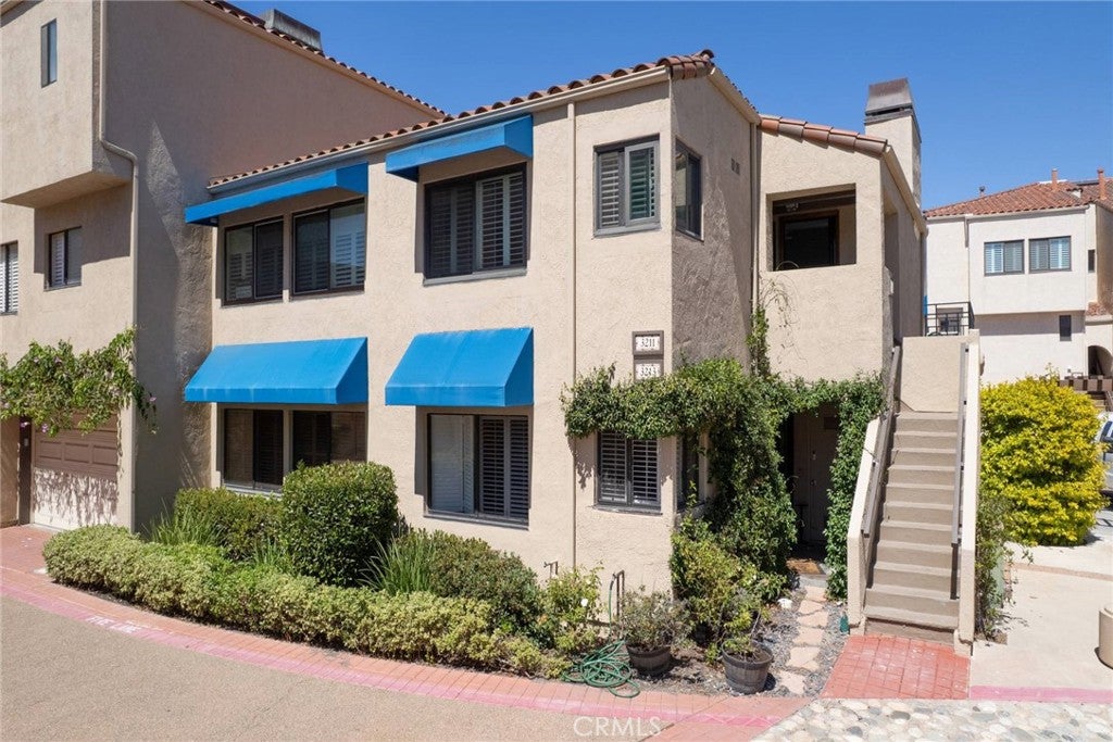 3211 Anne CIR