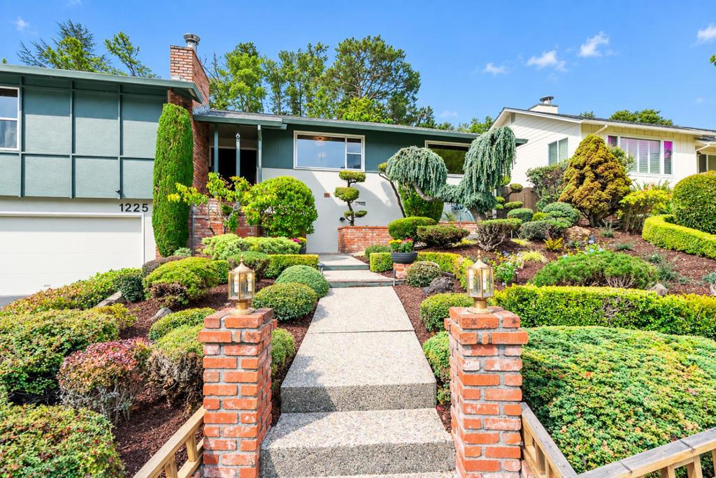 1225 Murchison Drive