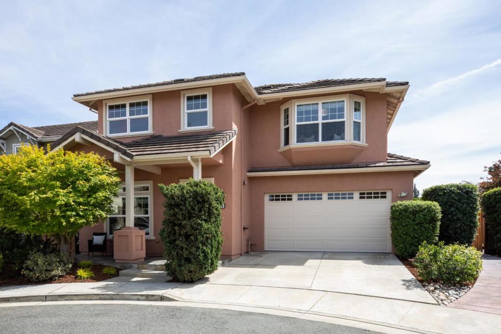 819 Warner Court
