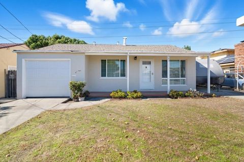 Photo of 957 Oakwood Avenue, Vallejo, CA 94591 (MLS # ML82026054) Photo of 957 Oakwood Avenue, Vallejo, CA 94591 (MLS # ML82026054)