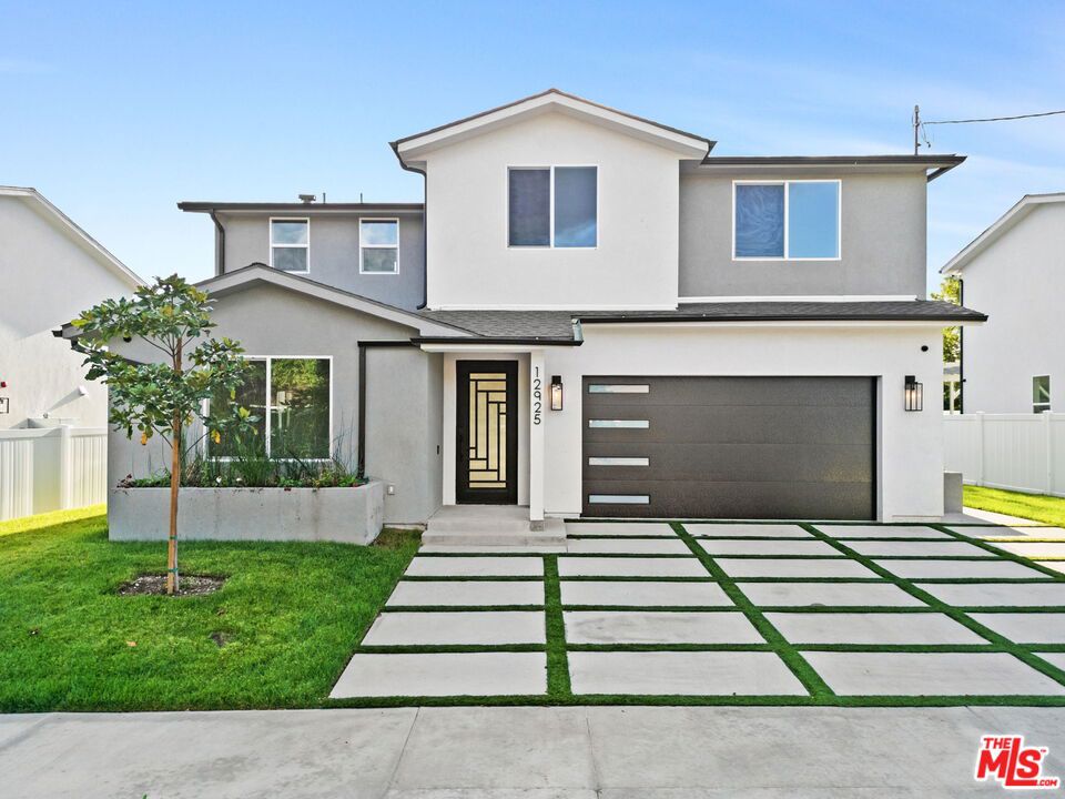 12925 El Dorado Avenue, Sylmar CA 91342