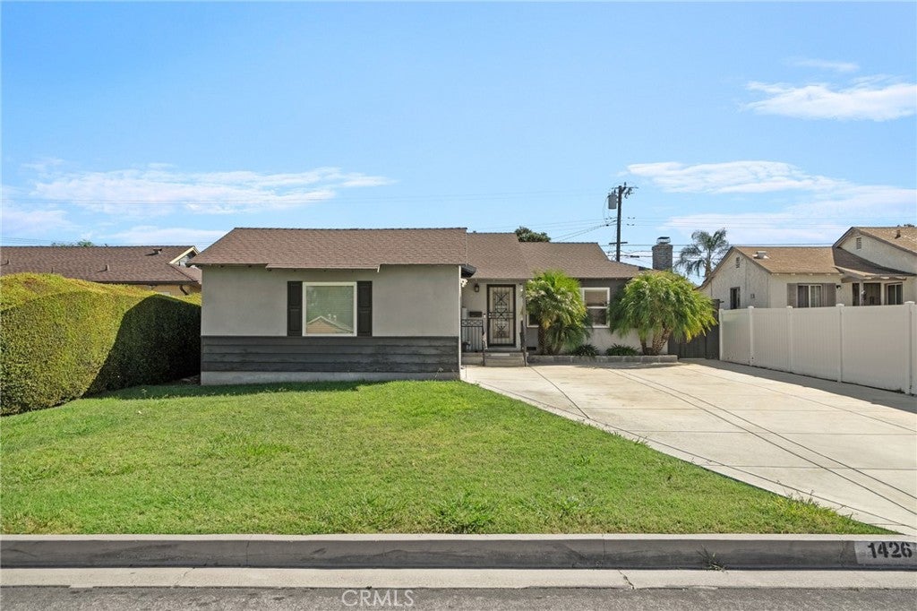 1426 Lancewood