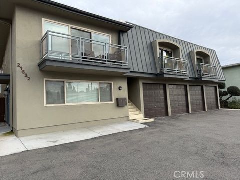 Photo of 21632 Brookhurst St #B, Huntington Beach, CA 92646 (MLS # OC26002341)