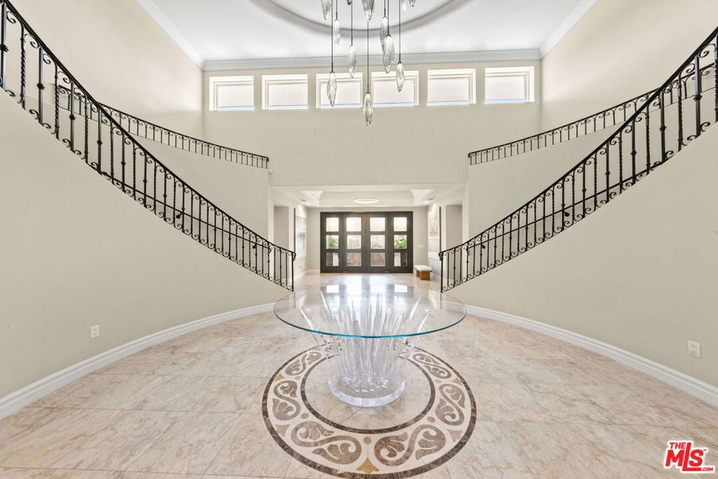 25043 Abercrombie Lane
