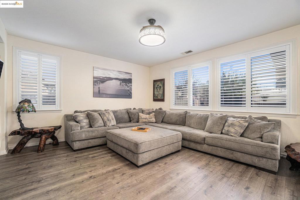 THE LAKES - Residential