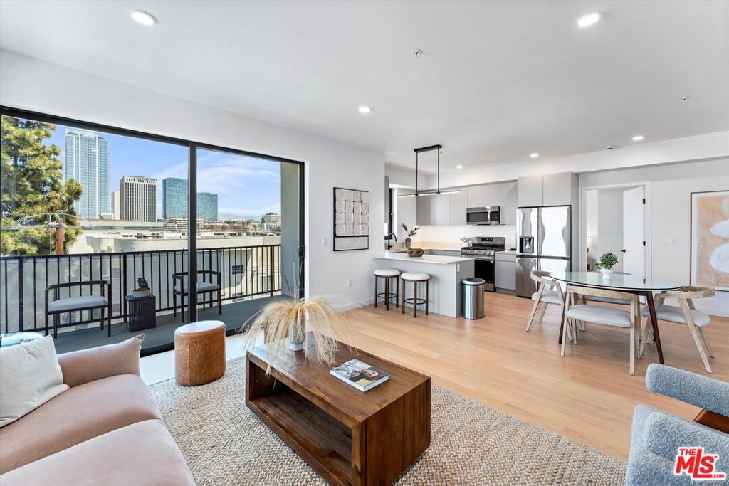 904 S New Hampshire Avenue PH-4