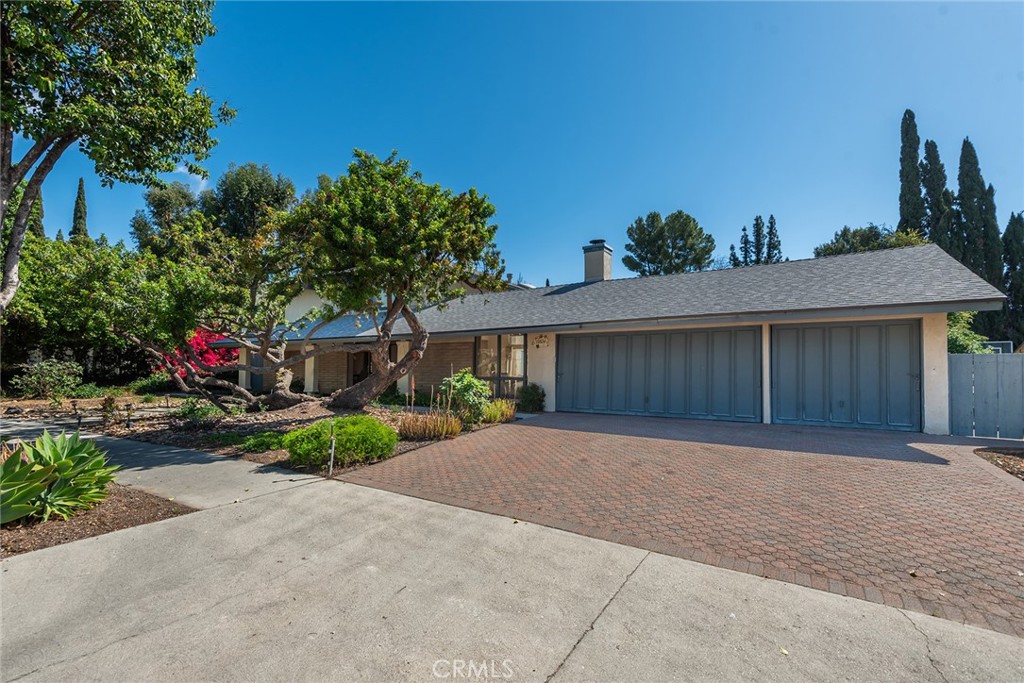 10824 Crebs Avenue