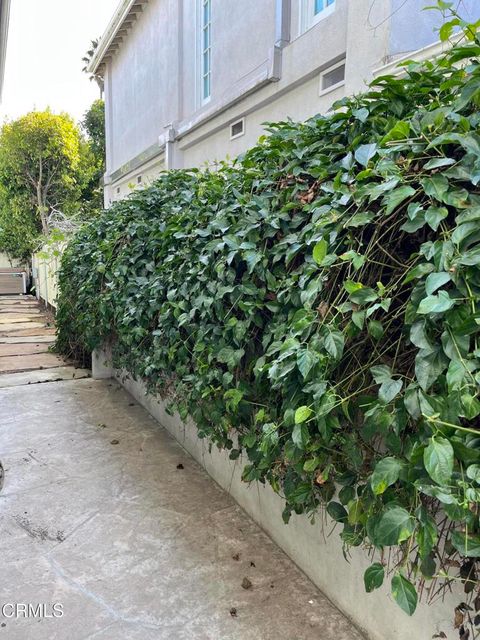 Tiny photo for 2827 Pierpont Boulevard, Ventura, CA 93001 (MLS # V1-32957)