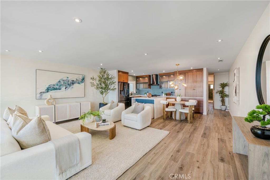 3901 E Livingston Drive 402