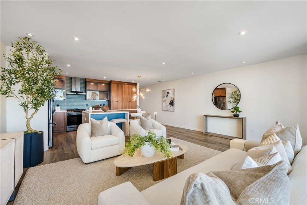 3901 E Livingston Drive 402