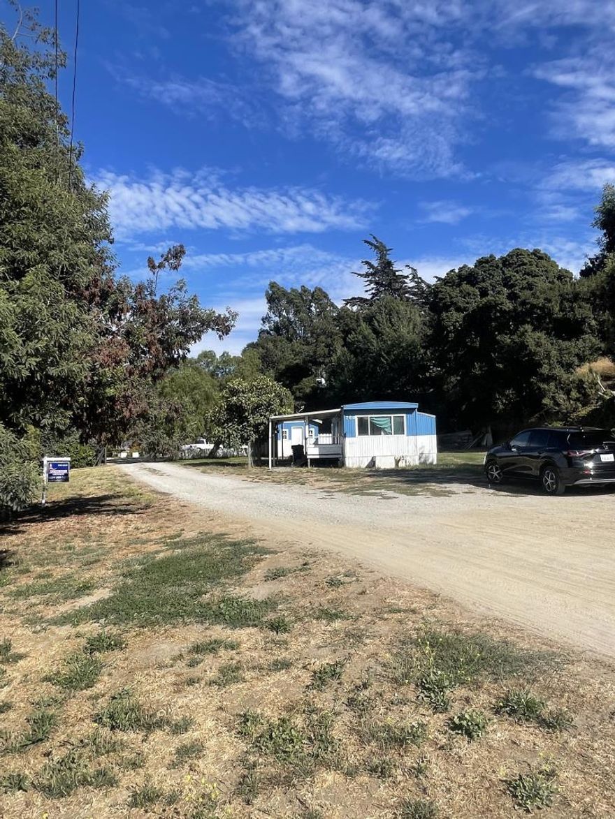 This property can be a smart choice due to the fact that you are not paying for the mobile home, you're only paying for the lot, but regardless the Mobile Home was refurbished and is in living condition, while it may smaller for most of the people it is functional and at the same time attractive.