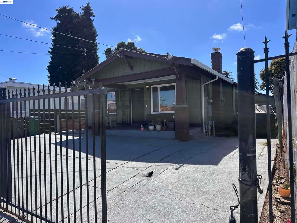 2474 Seminary Ave