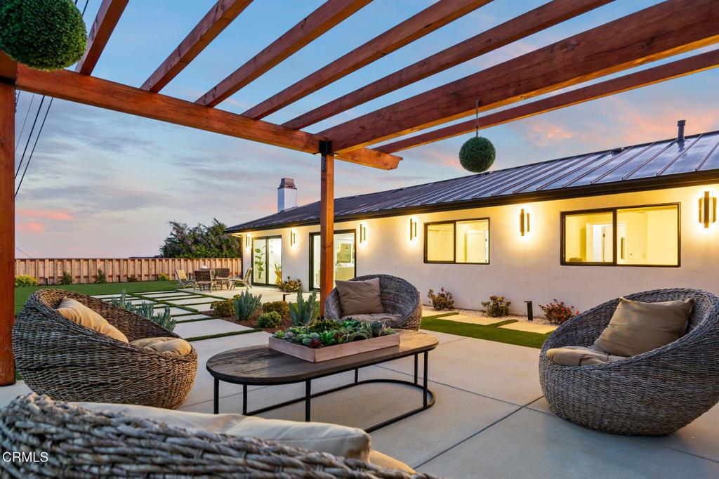 Ventura, California, 93003, United States, 4 Bedrooms Bedrooms, ,3 BathroomsBathrooms,Residential,Active,1936147