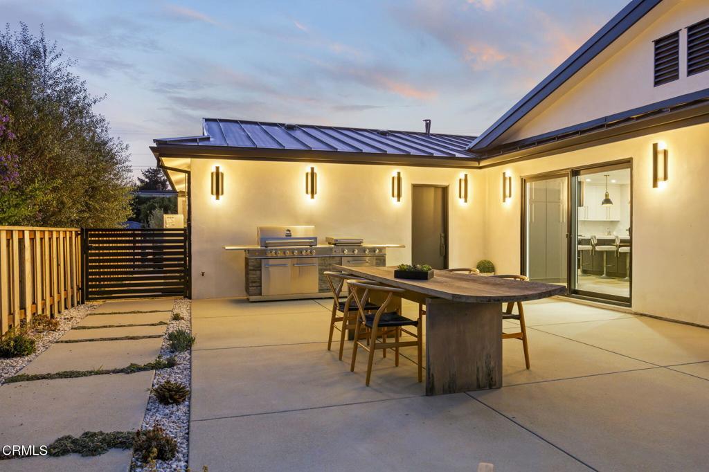 Ventura, California, 93003, United States, 4 Bedrooms Bedrooms, ,3 BathroomsBathrooms,Residential,Active,1936147
