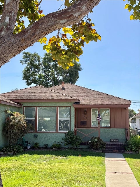 Photo of 4818 W 136th ST, Hawthorne, CA 90250 (MLS # SB26225862)