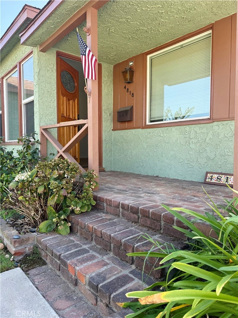 4818 W 136th