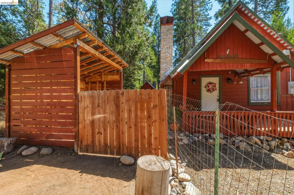 24249 Sugar Pine Rd