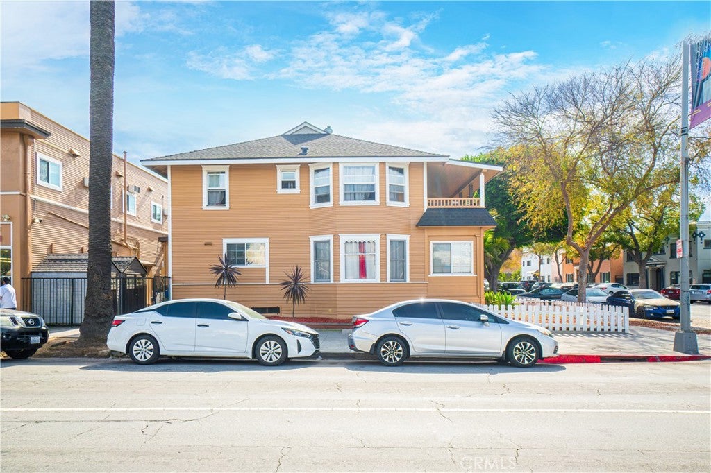 406 E 7th
