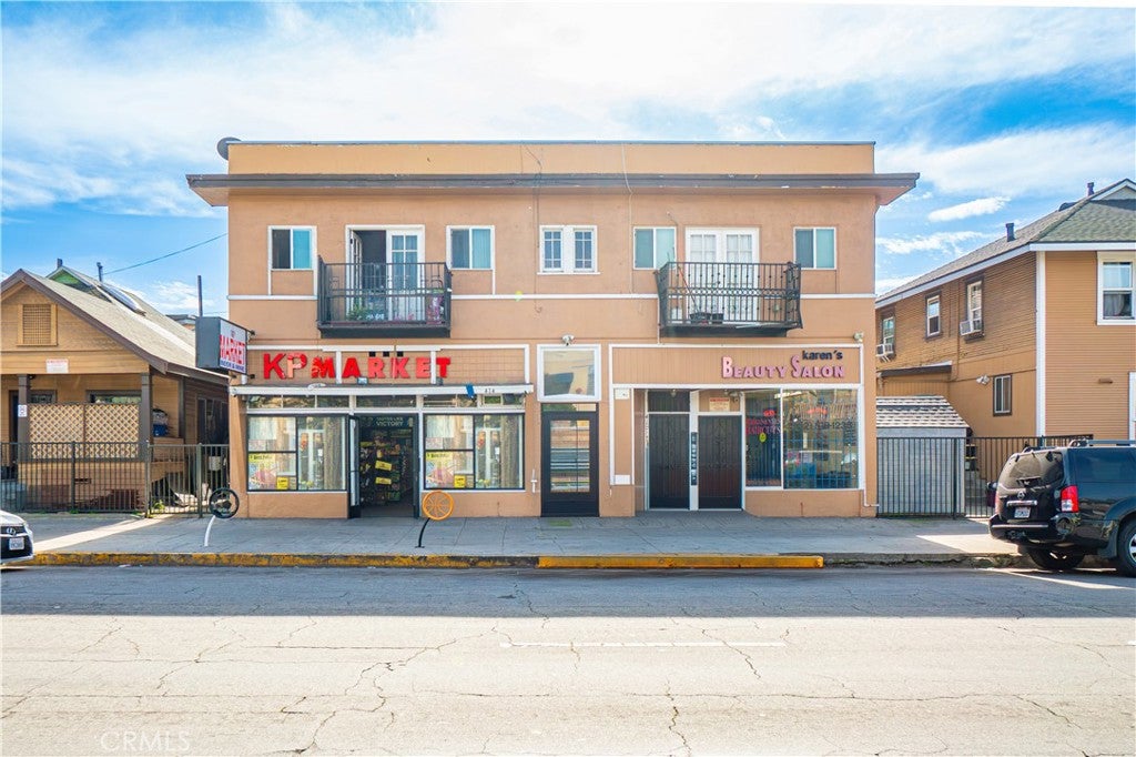 406 E 7th