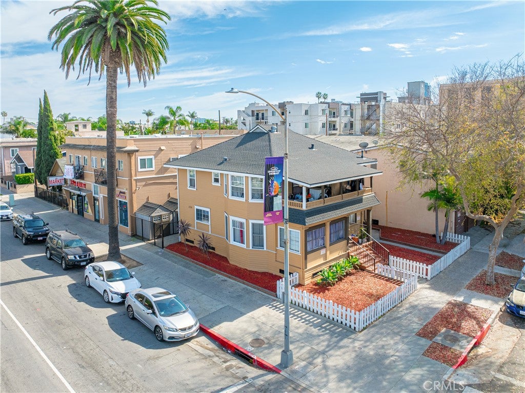 406 E 7th