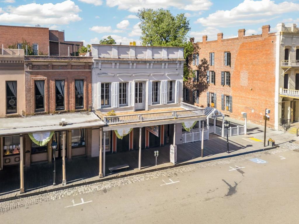 122 J Street