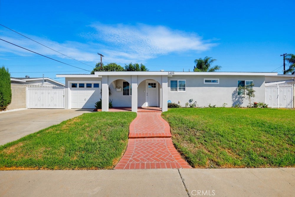 1403 E Florida