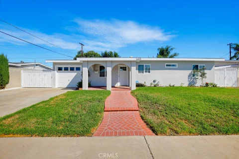 MLS: OC26196585
