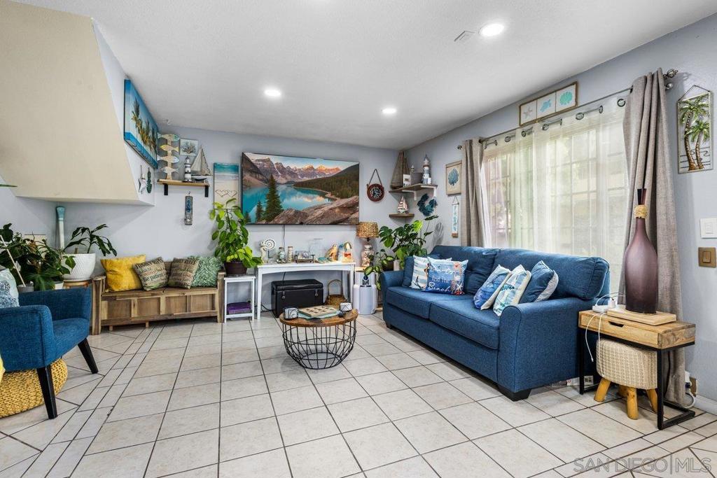 238 Regency Ct CT C, Chula Vista CA 91911