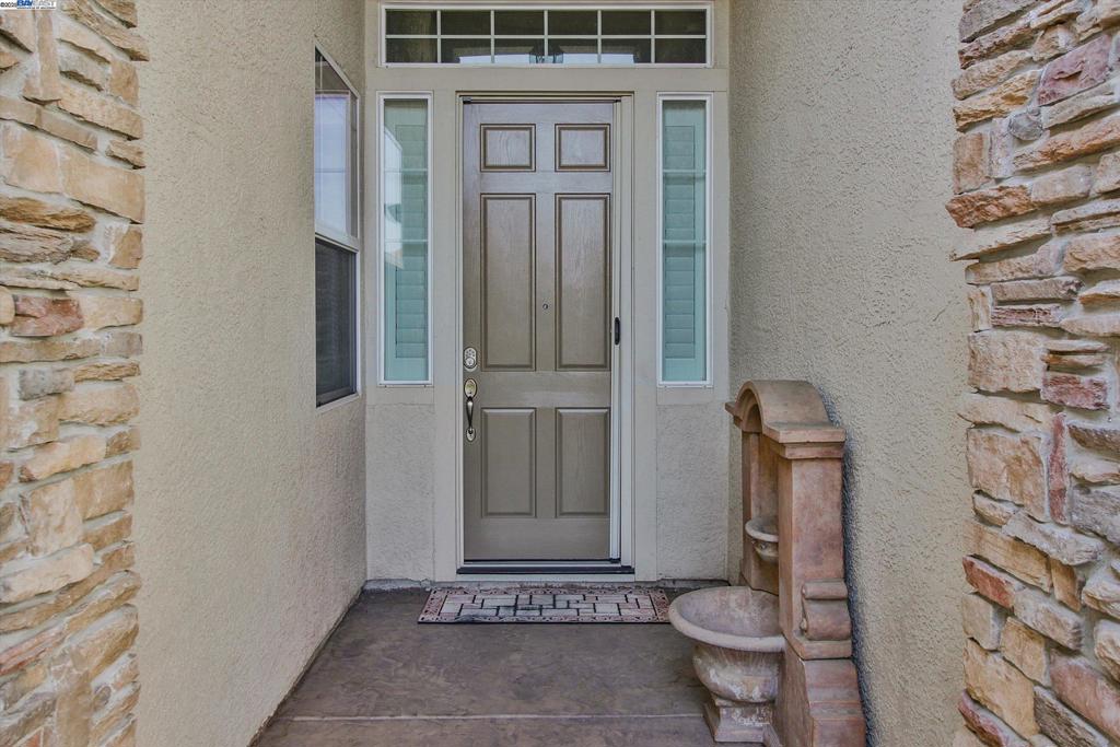 3137 Grasmere Cir