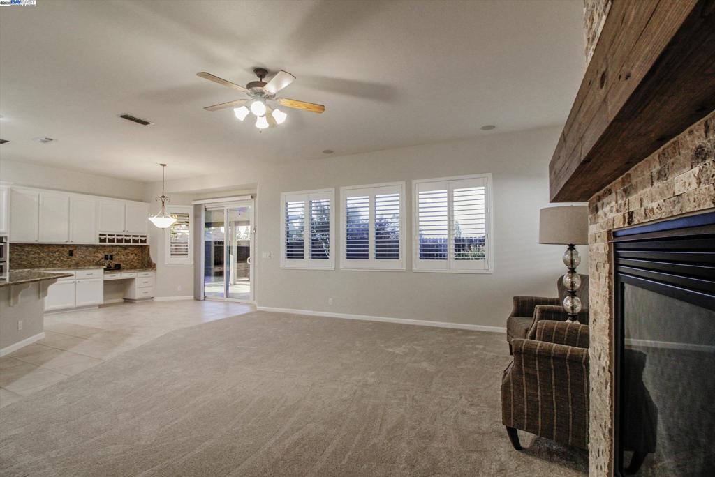 3137 Grasmere Cir