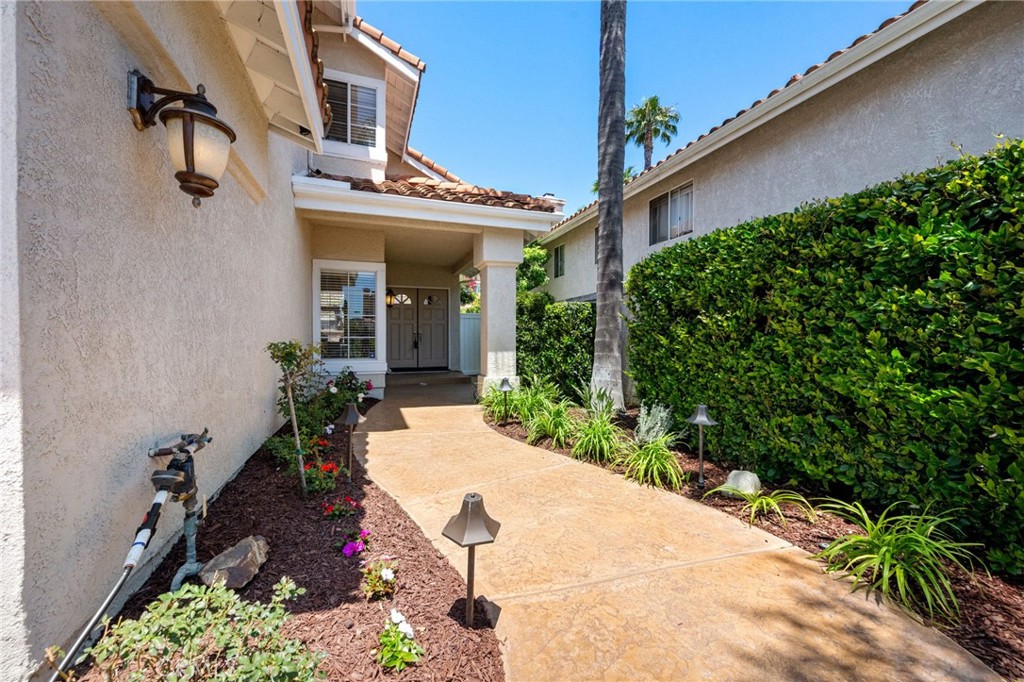 5 Vistamar Drive