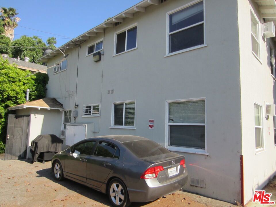 14839 Blythe Street