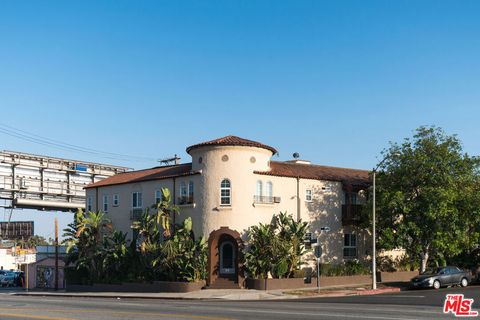 Photo of 5320 W Olympic Boulevard #8, Los Angeles, CA 90036 (MLS # 26647487)