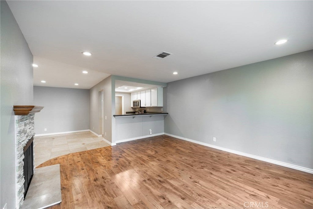 4114 Apricot