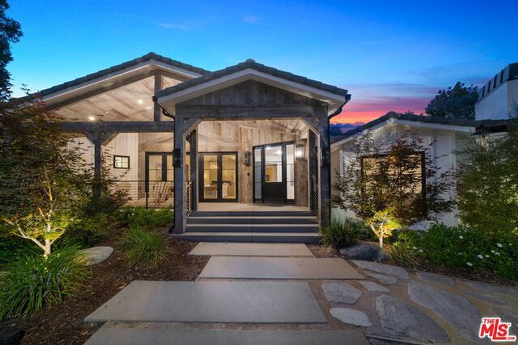 listing image 130723551172161335026