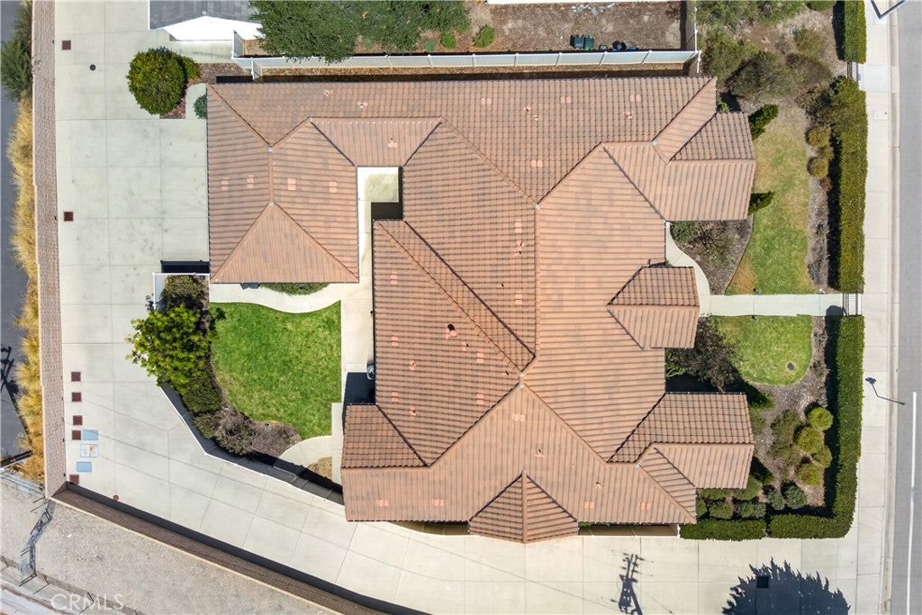 1469 E Foothill Blvd