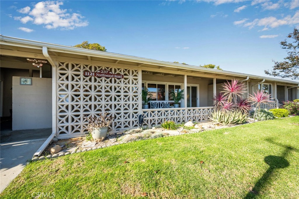 1121 Northwood Road 237D  M9