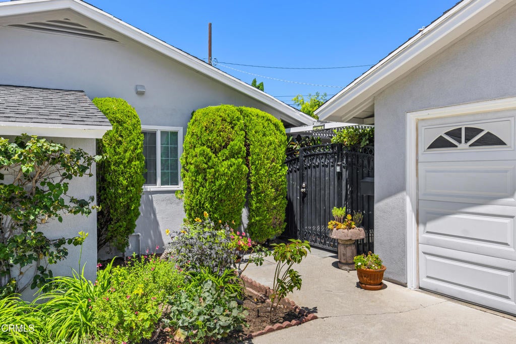 1305 Valley View Avenue, Pasadena CA 91107