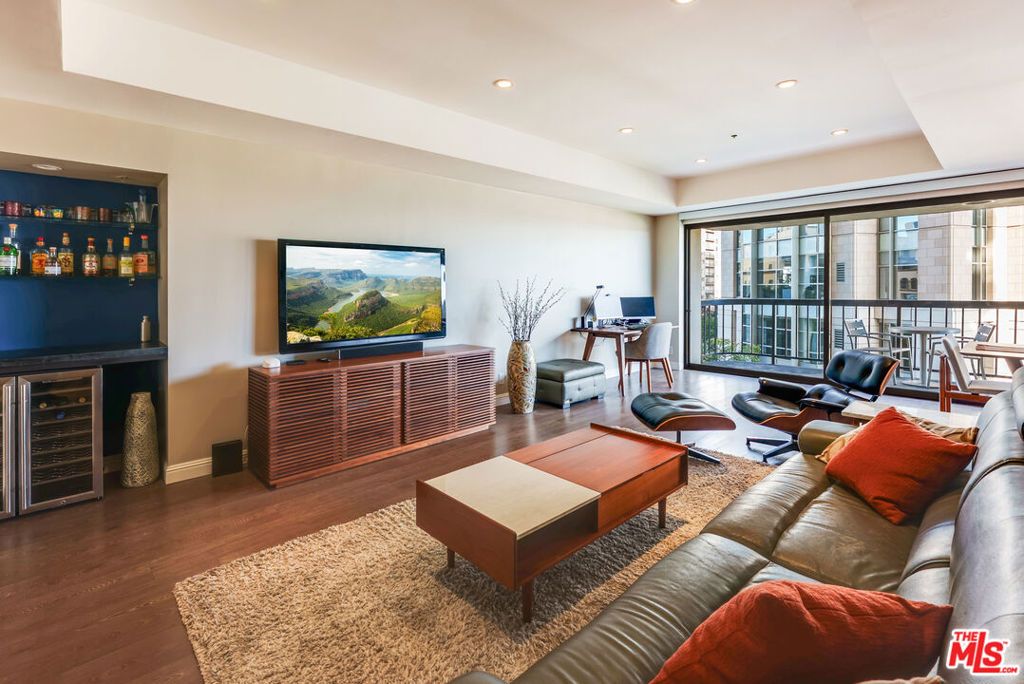 Photo of 10790 Wilshire Boulevard #404, Los Angeles, CA 90024 (MLS # 26640251)