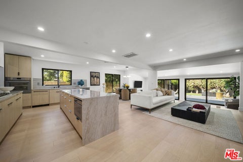 Photo of 15431 Milbank Street, Encino, CA 91436 (MLS # 26863393)