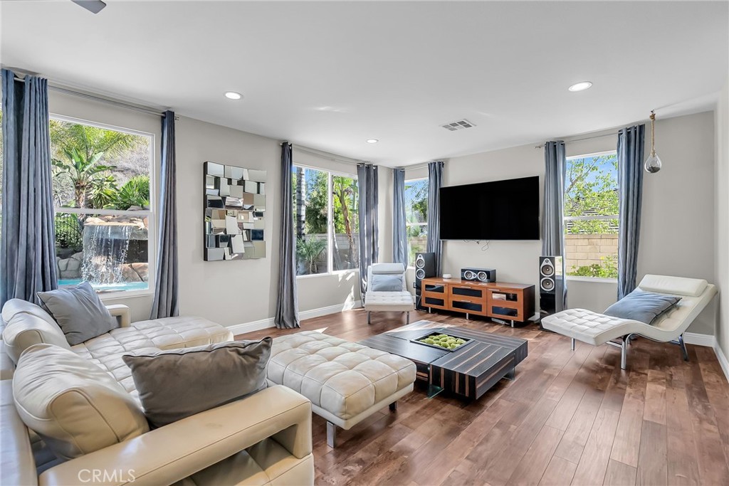 Eagle Glen - Residential