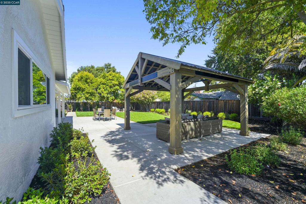 ST. FRANCES PARK - Residential