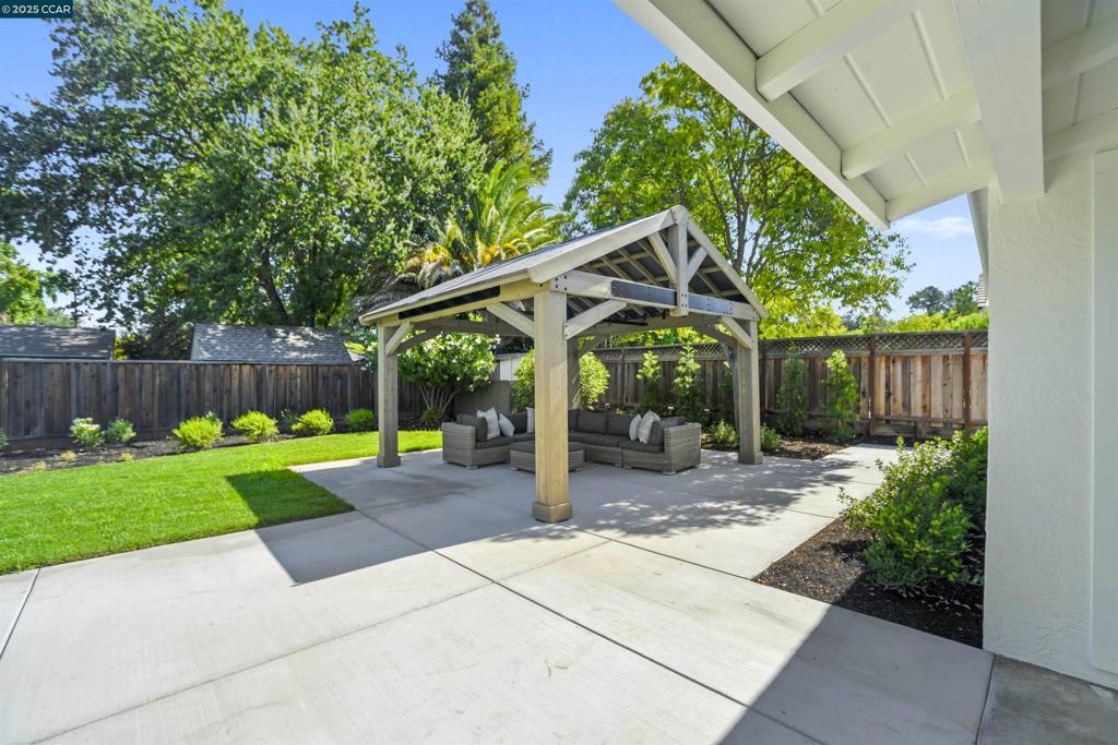 ST. FRANCES PARK - Residential