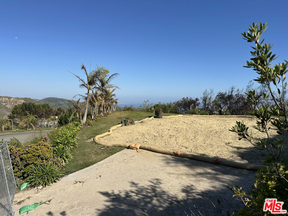 23472 W Moon Shadows Drive