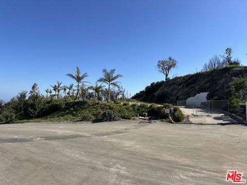 Photo of 23472 W Moon Shadows Drive, Malibu, CA 90265 (MLS # 25498375) Photo of 23472 W Moon Shadows Drive, Malibu, CA 90265 (MLS # 25498375)