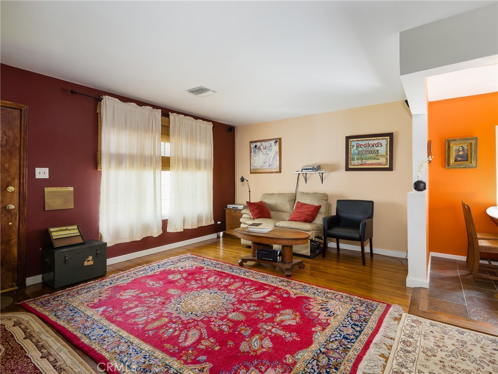 5526 W 118th Place