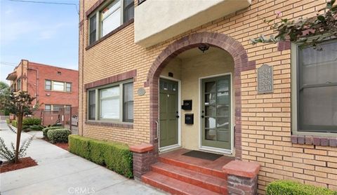 Photo of 2530 E 10th St, Long Beach, CA 90804 (MLS # PW26087325)