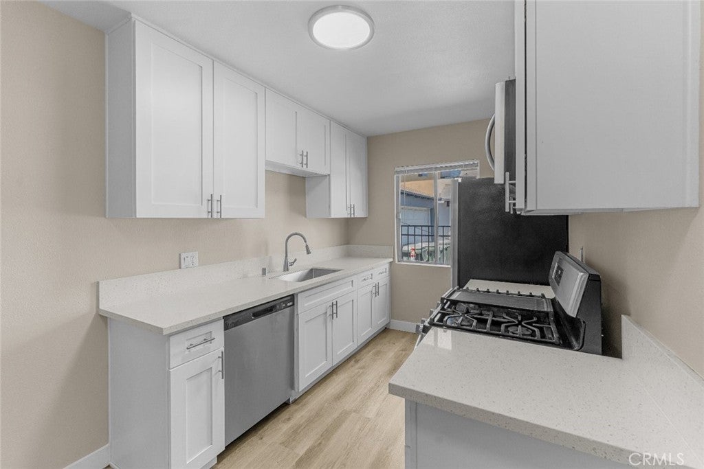 531 W Hyde Park